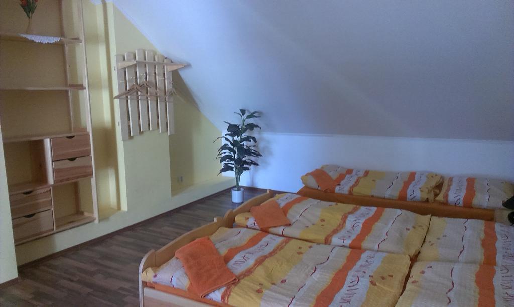 Penzión Marína pri Slovenskej reštaurácii Brezno Habitación foto