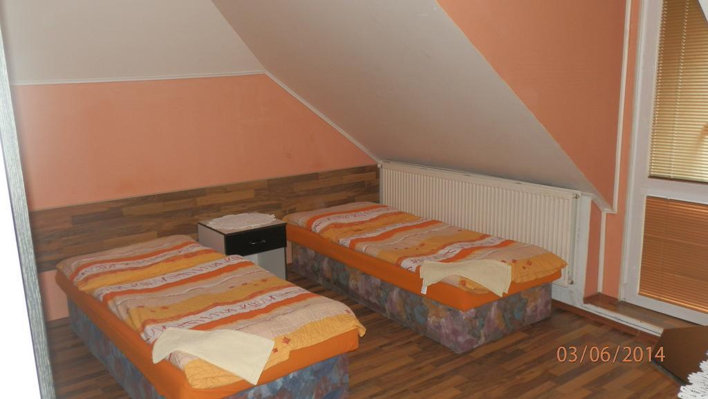 Penzión Marína pri Slovenskej reštaurácii Brezno Habitación foto