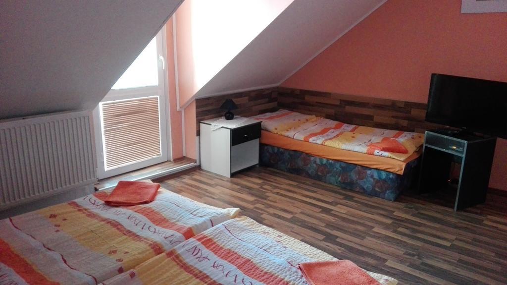 Penzión Marína pri Slovenskej reštaurácii Brezno Exterior foto