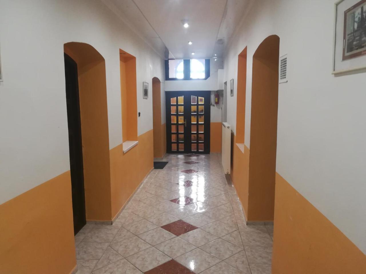 Penzión Marína pri Slovenskej reštaurácii Brezno Exterior foto