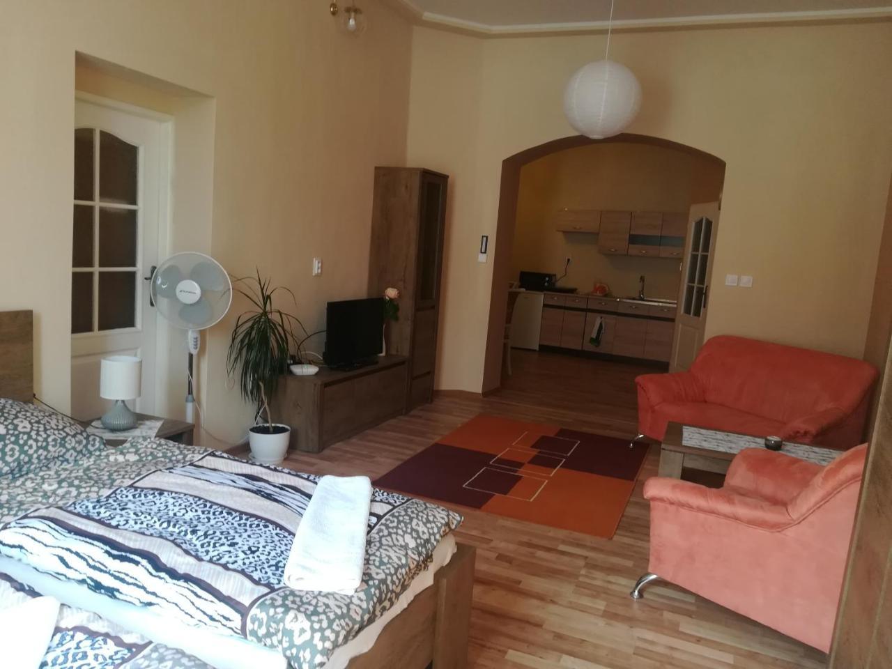 Penzión Marína pri Slovenskej reštaurácii Brezno Exterior foto